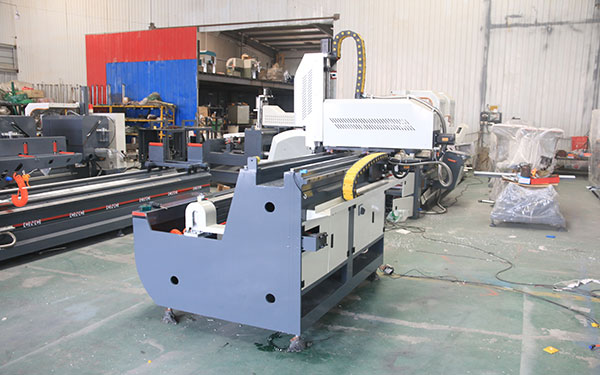 操作鋁型材加工設(shè)備需要注意哪些內(nèi)容 操作鋁型材加工設(shè)備需要注意哪些內(nèi)容